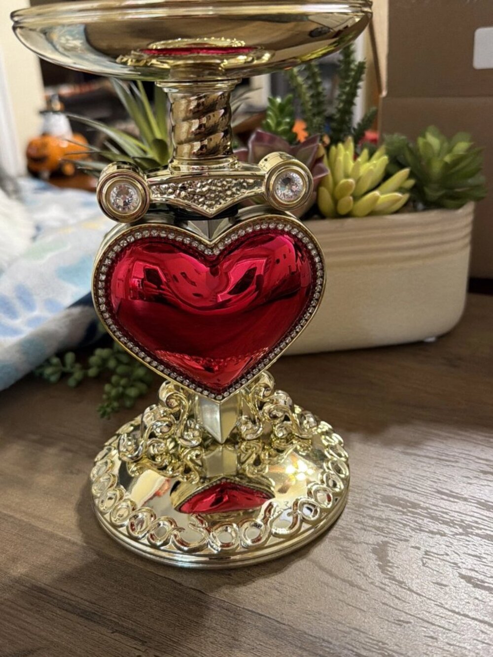 Bath & Body Works Evil Queen Pierced Heart Pedestal 3 Wick Candle Holder - Picture 6 of 6
